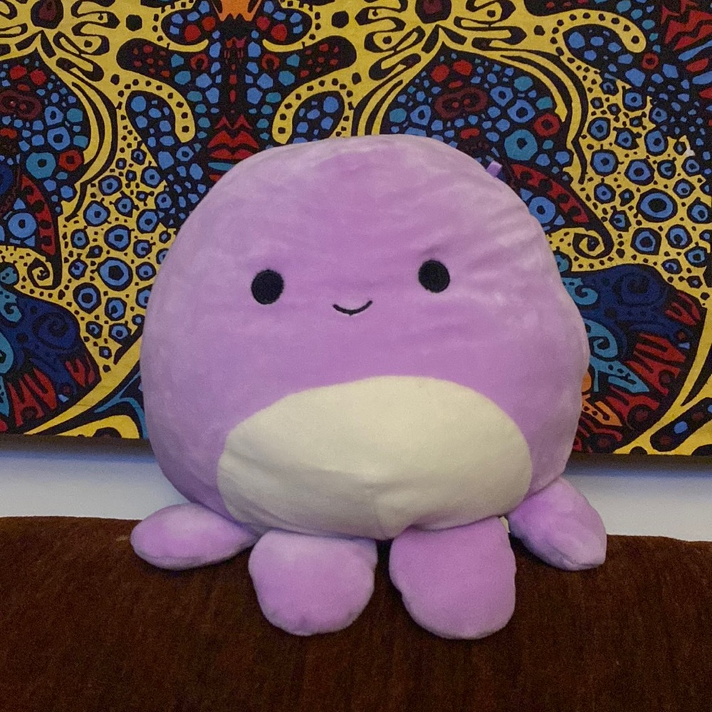 8 inch Violet Octopus Squishmallow!!